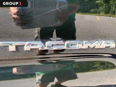 Certified 2019 Toyota Tacoma TRD Off-Road AWD/4WD image 33