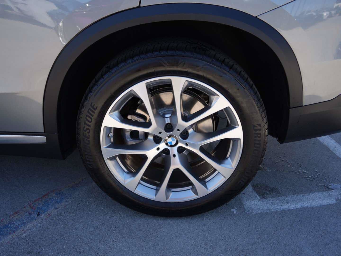 Used 2026 BMW X5 xDrive40i AWD/4WD image 6