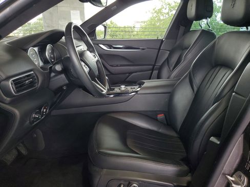 Used 2023 Maserati Levante GT image 17