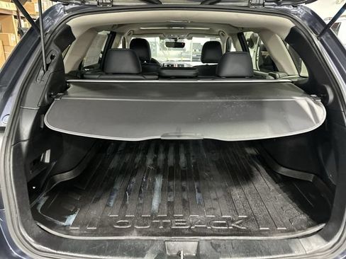 Used 2017 Subaru Outback 3.6R Limited AWD/4WD image 26