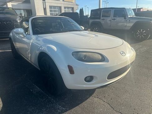 Used 2008 MAZDA MX-5 Miata Touring RWD image 3