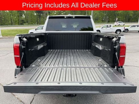 Used 2025 Toyota Tacoma SR AWD/4WD image 12