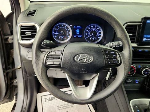 Used 2021 Hyundai Venue SE FWD image 12