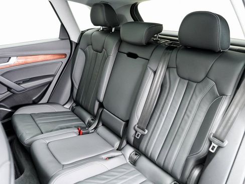 Used 2023 Audi Q5 e Premium Plus w/ Premium Plus Package image 23