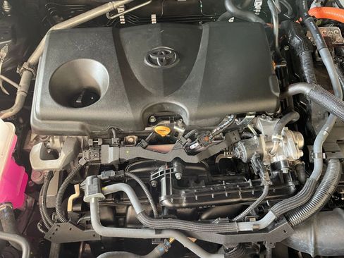 Used 2025 Toyota RAV4 LE image 41