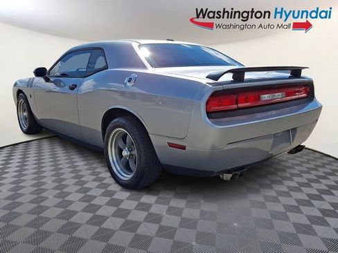 Used 2014 Dodge Challenger SXT RWD image 4