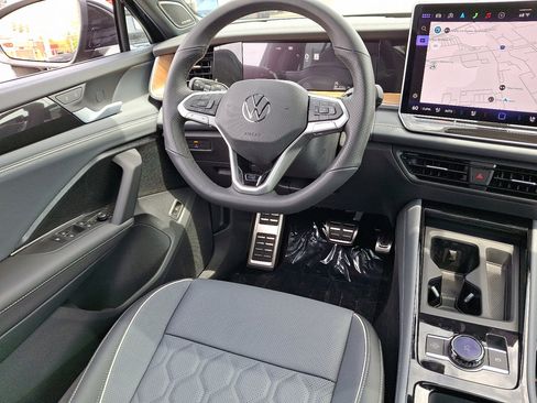 New 2026 Volkswagen Tiguan SEL R-Line AWD/4WD image 9
