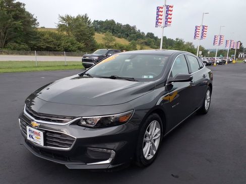 Used 2018 Chevrolet Malibu LT FWD image 4