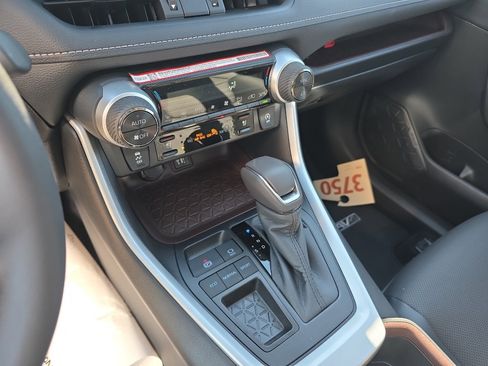 Used 2025 Toyota RAV4 Limited image 10