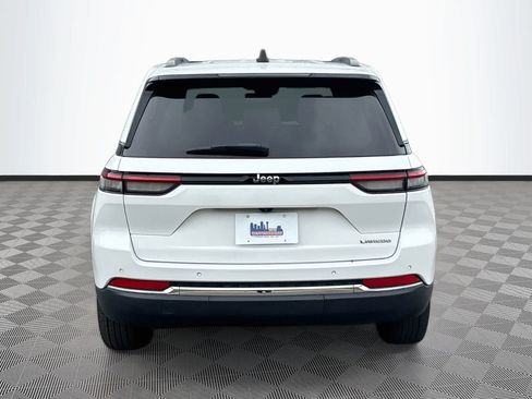 Used 2024 Jeep Grand Cherokee Laredo RWD image 6
