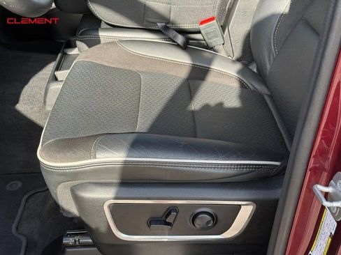 Used 2025 RAM 1500 Laramie AWD/4WD image 22