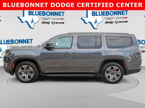 Used 2024 Jeep Wagoneer Series II w/ Flexible Seating Group RWD image 8
