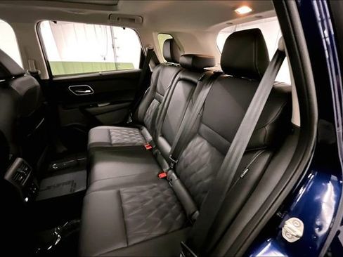 New 2025 Nissan Rogue Platinum w/ Platinum Premium Package image 11