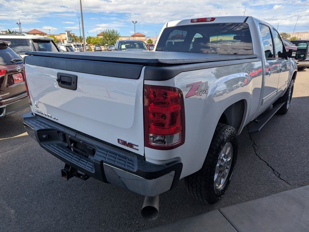 Used 2014 GMC Sierra 2500 SLT w/ Suspension Package, Off-Road AWD/4WD image 5