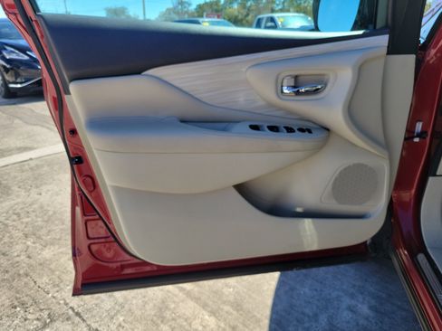 Used 2015 Nissan Murano S image 13