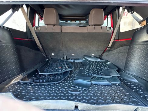 Used 2014 Jeep Wrangler Unlimited Rubicon w/ Connectivity Group image 20