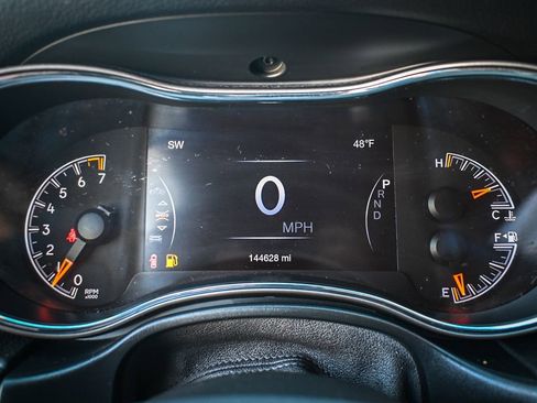 Used 2019 Jeep Grand Cherokee Laredo image 10