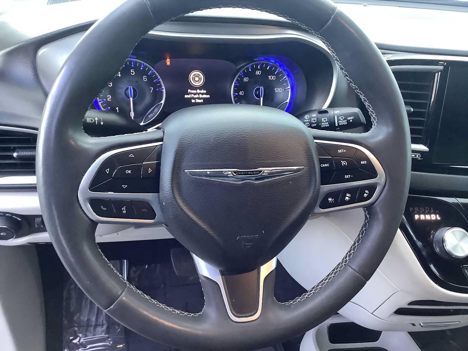 Used 2022 Chrysler Pacifica Touring-L FWD image 15