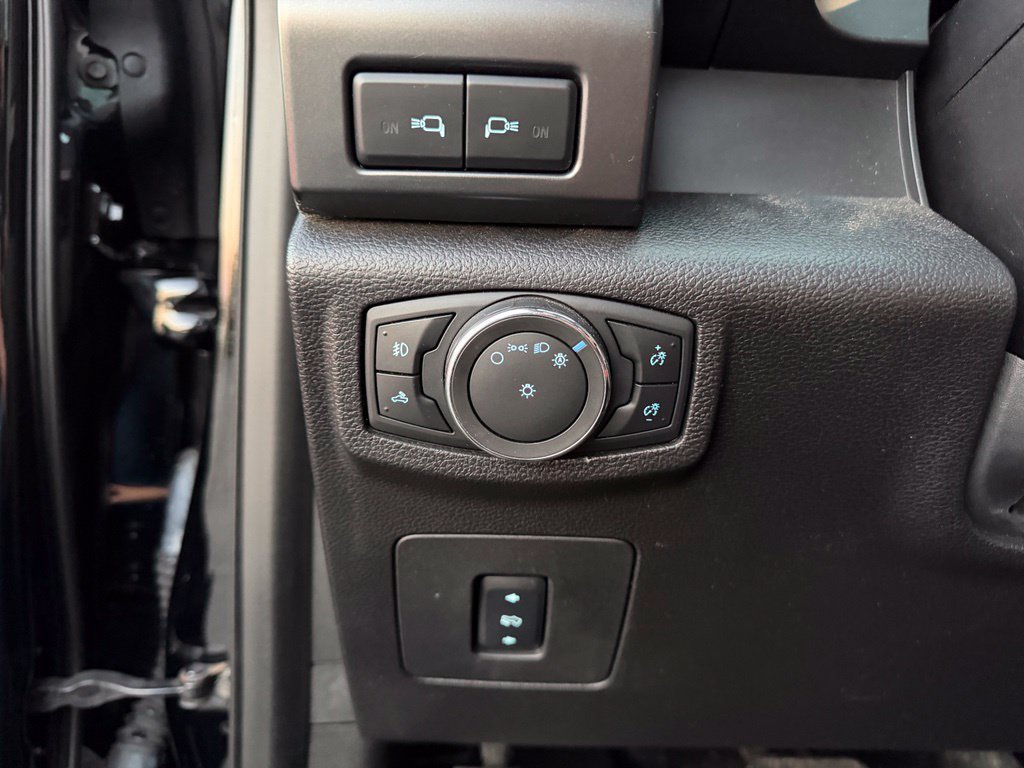 Used 2017 Ford F150 Lariat w/ Equipment Group 502A Luxury AWD/4WD image 23