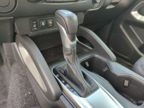 Used 2025 Nissan Frontier SV w/ SV Convenience Package image 37