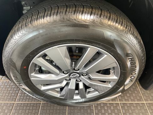 Used 2025 Nissan Pathfinder S AWD/4WD image 5