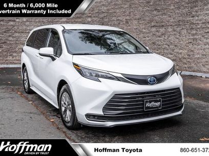 Used 2025 Toyota Sienna LE