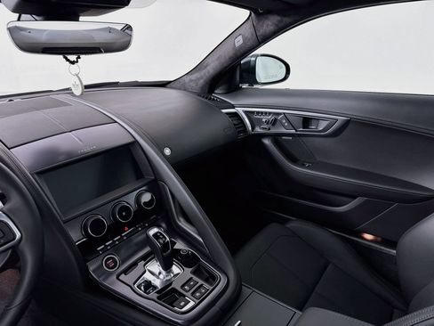 Used 2024 Jaguar F-TYPE R-Dynamic RWD image 26