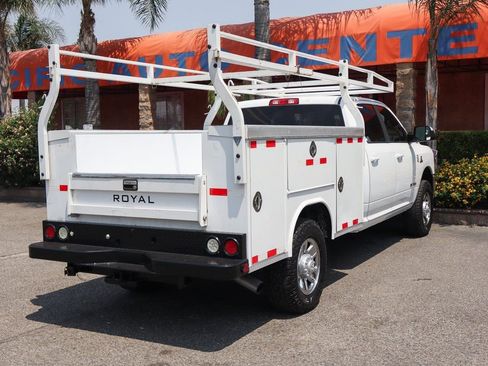 Used 2021 RAM 3500 Big Horn image 10