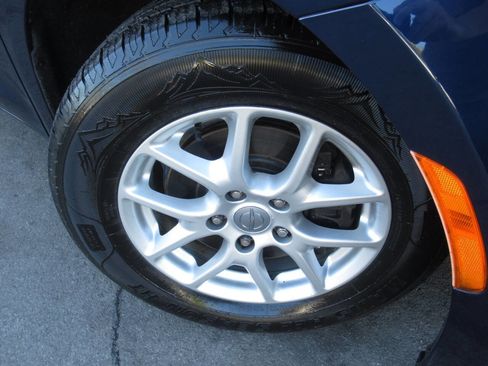 Used 2020 Chrysler Voyager Lxi image 4