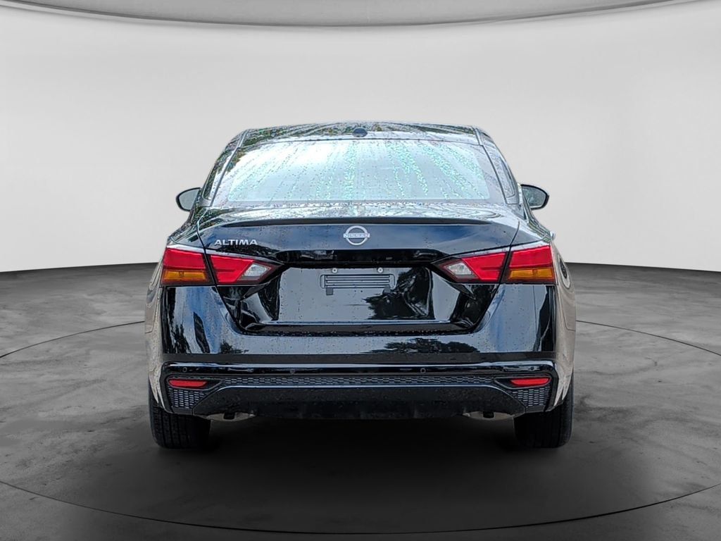 Used 2025 Nissan Altima 2.5 SV FWD image 6