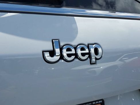Certified 2022 Jeep Grand Cherokee L Limited RWD image 14