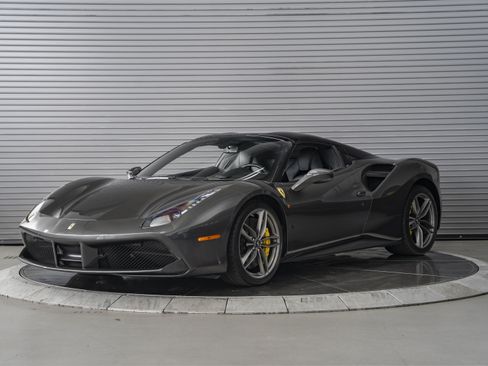 Used 2019 Ferrari 488 Spider RWD image 10