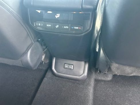 Used 2026 Toyota Highlander XLE AWD/4WD image 17