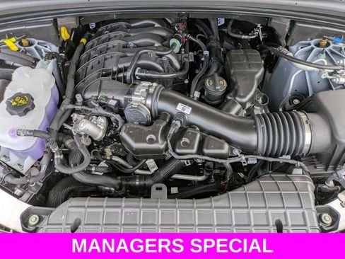 New 2025 Jeep Grand Cherokee L Overland w/ Advanced Protech Group III AWD/4WD image 33