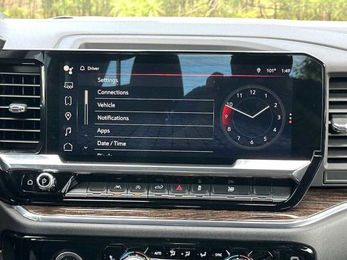 Used 2024 GMC Sierra 1500 Elevation image 3