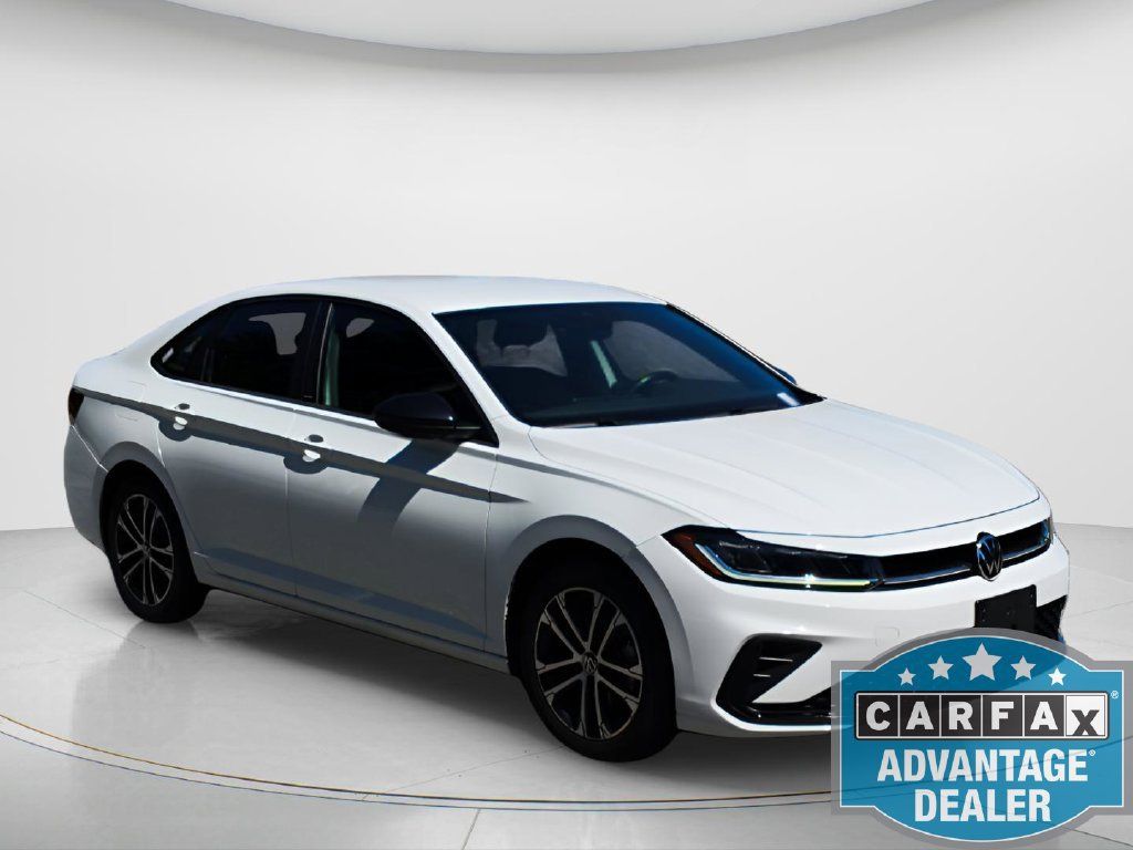 Used 2025 Volkswagen Jetta Sport FWD image 3
