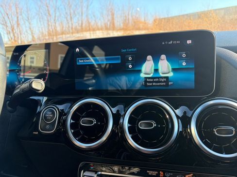 Used 2021 Mercedes-Benz GLA 250 4MATIC image 29