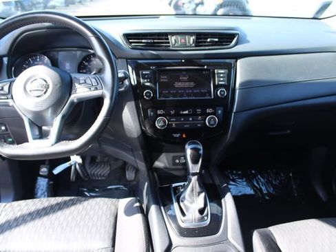 Used 2019 Nissan Rogue SV FWD image 15