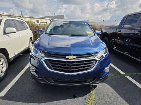 Used 2020 Chevrolet Equinox LT FWD image 2