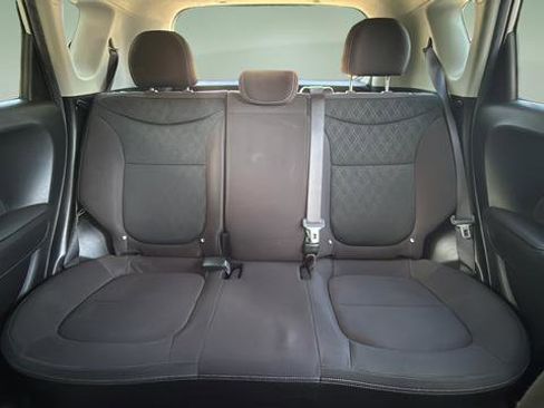 Used 2017 Kia Soul FWD image 19