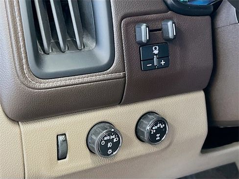 Used 2018 GMC Canyon SLT w/ Driver Alert Package image 18