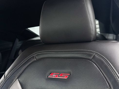 Used 2017 Chevrolet Camaro SS RWD image 3