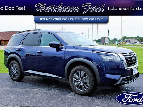 Used 2022 Nissan Pathfinder SV AWD/4WD image 1