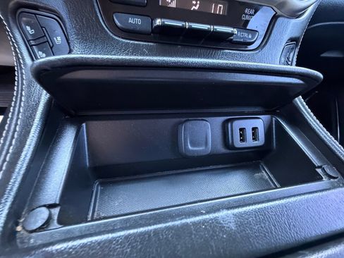 Used 2019 GMC Yukon Denali RWD image 16