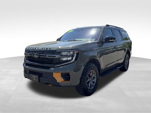 Used 2025 Ford Expedition Tremor AWD/4WD image 2