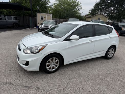 Used 2013 Hyundai Accent GS FWD image 11