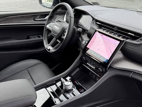 New 2025 Jeep Grand Cherokee Overland w/ Adv Protech Group III image 7