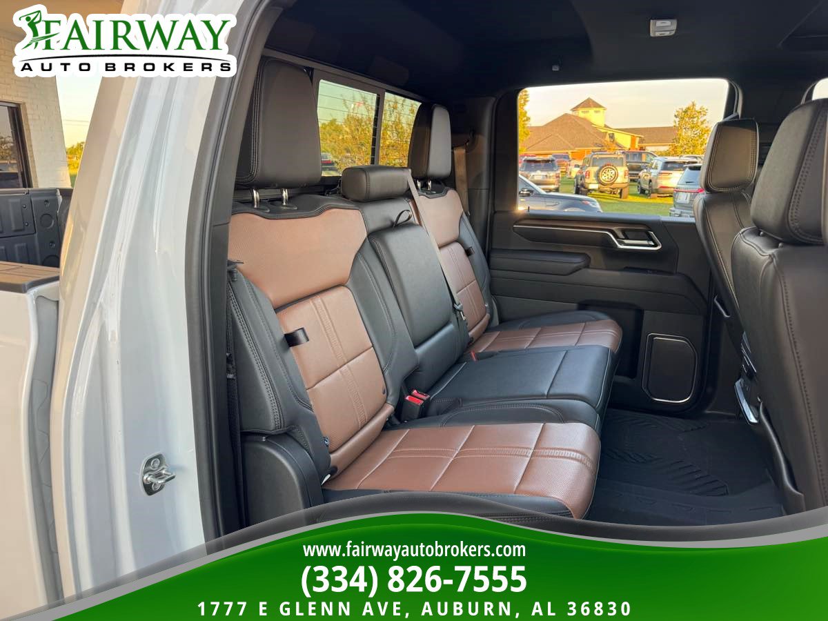 Used 2025 Chevrolet Silverado 2500 High Country w/ Technology Package AWD/4WD image 13
