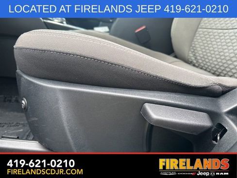 Used 2022 Ford Escape SE image 16