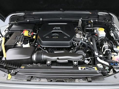 Used 2021 Jeep Wrangler Unlimited Sport image 12